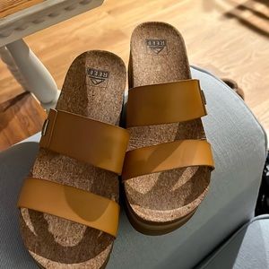 Reef Cushion Vista Higher